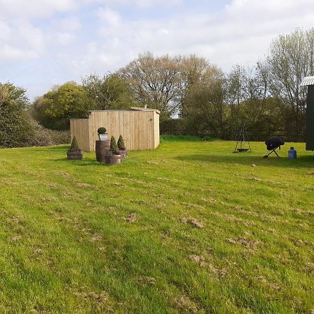 Glamping At The Retreat Wiltshire Is Rural Bliss Villa ชิปเพแนม ภายนอก รูปภาพ