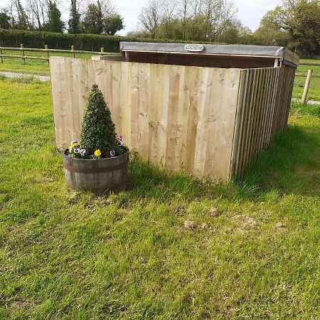 Glamping At The Retreat Wiltshire Is Rural Bliss Villa ชิปเพแนม ภายนอก รูปภาพ