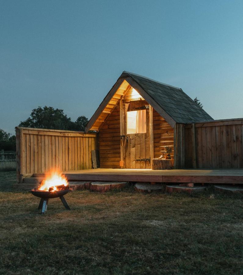 Glamping At The Retreat Wiltshire Is Rural Bliss Villa ชิปเพแนม ภายนอก รูปภาพ