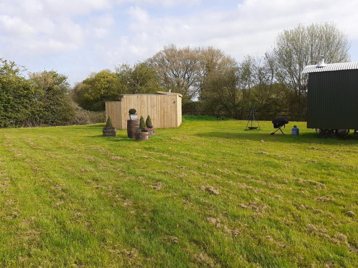 Glamping At The Retreat Wiltshire Is Rural Bliss Villa ชิปเพแนม ภายนอก รูปภาพ